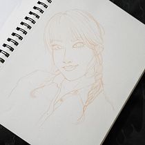 Mi proyecto del curso: Dibujo de retratos llamativos con lápices de colores. Drawing, Portrait Drawing, Sketchbook, and Colored Pencil Drawing project by Leah Ramos - 04.20.2024