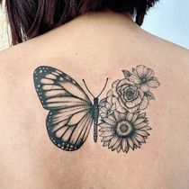 My project for course: Fine Line Tattoo Techniques: Create Meaningful Designs. Traditional illustration, Drawing, and Tattoo Design project by Anna Miller - 04.27.2024
