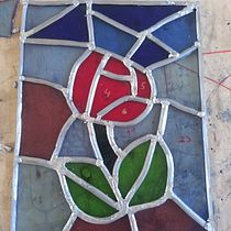 Meu projeto do curso: Arte vitral: descubra a técnica com chumbo. Un proyecto de Diseño de complementos, Artesanía, Decoración de interiores y DIY de Victoria Yasmin Nunes do Amaral - 01.05.2024