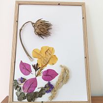Florecer en amarillo . Un proyecto de Artesanía, Bellas Artes, Collage, DIY, Diseño floral y vegetal de Adriana Vanegas M. - 01.05.2024