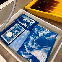 My project for course: Cyanotype: Printing with Light. Un projet de Artisanat, Beaux Arts, Estampe, DIY , et Photographie argentique de Camila Martins - 02.05.2024