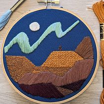 My project for course: Design and create a 'stained glass' embroidery. Un projet de Illustration traditionnelle, Broderie , et Design textile de alltuckedin - 06.05.2024