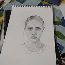 Mi proyecto del curso: Retrato realista a lápiz: captura historias y emociones. Traditional illustration, Pencil Drawing, Drawing, Portrait Drawing, and Realistic Drawing project by agustindario88 - 05.11.2024