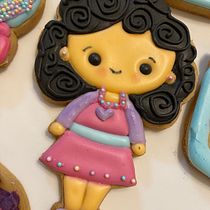Mi proyecto del curso: Decoración de galletas con royal icing para principiantes. Design, Painting, and DIY project by María Alejandra Armas Carpio - 05.13.2024