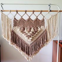 My project for course: Macramé: Tie Stories Together. Accessor, Design, Arts, Crafts, Interior Design, Decoration, Fiber Arts, Macramé, and Textile Design project by Gisela Santos - 05.15.2024