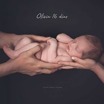 Fotografía newborn. Photograph, Portrait Photograph, Studio Photograph, Lifest, le Photograph & Interior Photograph project by Yolanda Martínez Fernández - 04.20.2024