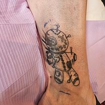 voodoo doll My project for course: Blackwork Tattoo Techniques with Fine Lines. Un progetto di Design di tatuaggi di Gabriela Valencia - 14.04.2024