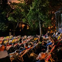 FOS: Film onder sterrenhemel. Un proyecto de Creatividad, Publicidad y Consultoría creativa de xs2xrqwwgh - 12.05.2024
