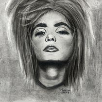 My project for course: Artistic Charcoal Portraiture: Creating Atmosphere. Ilustração tradicional, Artes plásticas, Desenho, Desenho de retrato, Desenho realista, e Desenho artístico projeto de Paula Hernandez - 02.06.2024