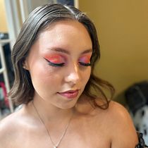 Mi proyecto del curso: Maquillaje profesional para sesiones de fotos. Film, Video, TV, Art Direction, Fashion Design, Fashion Photograph, and Portrait Photograph project by Esperanza Alarcon - 06.12.2024