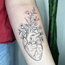 Meu projeto do curso: Tatuagem fine line: a sutileza da linha. Traditional illustration, Drawing, and Tattoo Design project by Ana Carla Dorneles - 06.12.2024