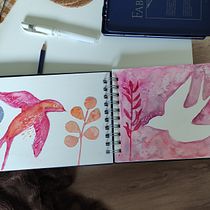 Sketchbook agua, peces y pájaros . Traditional illustration, Sketching, Creativit, Drawing, Sketchbook, and Watercolor Painting project by Lola Costas - 06.13.2024