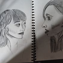 Mi proyecto del curso: Cuaderno de retratos a línea con grafito. Un proyecto de Bellas Artes, Bocetado, Dibujo, Dibujo de Retrato y Sketchbook de Desirée Lara - 16.06.2024