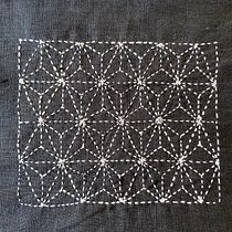My project for course: Introduction to Japanese Sashiko Stitching. Un projet de Broderie, Art textile, DIY, Upc, cling , et Design textile de Andrea Rasmussen - 19.06.2024