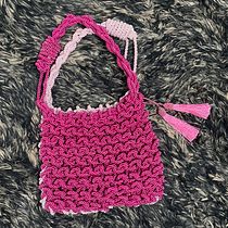 My project for course: Design and Knitting of Bags with Silk Cord . Un progetto di Design, Design di accessori, Artigianato, Cucito, Fiber Art, Maglia e Textile Design di Nolly Urushima - 15.06.2024