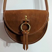 My project, very well rounded course that teaches you everything you need to make your first leather project. Een project van  Ontwerp, Ontwerp van accessoires, Craft,  Modeontwerp y Naaiwerk van frederic.stemarie - 24.06.2024