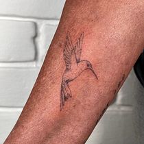 Mi proyecto del curso: Tatuaje fine line: la sutileza de la línea. Traditional illustration, Drawing, and Tattoo Design project by Jackie Ruiz - 06.27.2024