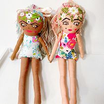 My project for course: Fabric Dolls: Design and Content Creation Ein Projekt aus dem Bereich H, werk, Spielzeugdesign, Social Media, Smartphonefotografie, Produktfotografie, Nähen, Fotografie für Instagram, Nähen und Schnittmuster von Nichola Ferron - 28.06.2024