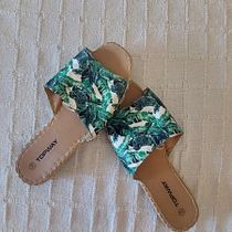 Mi proyecto del curso: Macramé: decora tus zapatillas y sandalias. Un progetto di Design di accessori, Artigianato, Fiber Art, Macramè e Textile Design di ELENA MARIA HERNANDEZ HERNANDEZ - 01.07.2024