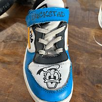Mijn project van de cursus: Sneakers restaureren en personaliseren. Accessor, Design, Fashion Design, Acr, lic Painting, DIY, Upc, and cling project by mereltje_m - 07.06.2024