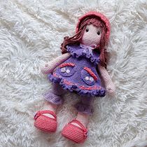 Meu projeto do curso: Amigurumi: crie bonecas com estilo romântico. Arts, Crafts, To, Design, Fiber Arts, Crochet, Amigurumi, and Textile Design project by Jessica Firmino - 07.08.2023