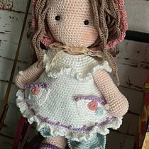 Mein Abschlussprojekt für den Kurs: Fabrication de poupées amigurumis romantiques. Arts, Crafts, To, Design, Fiber Arts, Crochet, Amigurumi, and Textile Design project by Iris Walter - 07.10.2024