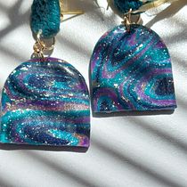 My project for course: Polymer Clay Earrings: Make Marbled Accessories. Un projet de Création d'accessoires, Artisanat, Design de bijoux, St, lisme , et DIY de tinatin_lomineishvili - 19.07.2024