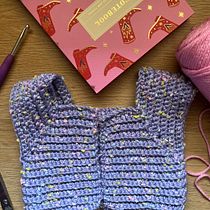 Mi proyecto del curso: Top-down: prendas a crochet de una sola pieza. Fashion Design, Fiber Arts, DIY, Crochet, and Textile Design project by paulariveraq - 07.19.2024