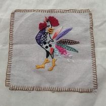 Gallinita, un regalo para mi abuelita. Un projet de Broderie , et Design textile de Javiera Pizarro Robles - 24.03.2022