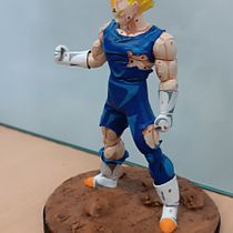 figuras dragon ball. Een project van Craft,  Beeldende kunst, Beeldhouwwerk y Decoratief schilderen van Carlos Galarza - 28.07.2024