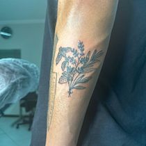Meu projeto do curso: Tatuagem fine line: a sutileza da linha .'. Traditional illustration, Drawing, and Tattoo Design project by Thamara Barcelos - 07.30.2024