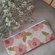 Mi proyecto del curso: Introducción al punto de cruz contemporáneo  Ein Projekt aus dem Bereich Stickerei, DIY, Upc, cling und Textildesign von Merlin Villegas - 31.07.2024