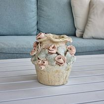 My project for course: Basic Techniques in Decorative Ceramic Modeling. Un progetto di Design di accessori, Artigianato, Belle arti e Ceramica di vbasya - 02.08.2024