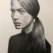 Mi proyecto del curso: Retrato realista con lápiz de grafito. Un progetto di Illustrazione tradizionale, Belle arti, Bozzetti, Disegno a matita, Disegno, Disegno di ritratti, Disegno realistico, Disegno artistico e Disegno anatomico di Fernando Cintora - 03.08.2024