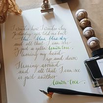 Mein Abschlussprojekt für den Kurs: Moderne Kalligrafie: Entwirf expressive Schriftformen. Caligrafia, Lettering, H, e Lettering projeto de Ulrike Ladwig - 05.08.2024