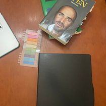 Mi proyecto del curso: Leer para escribir Ein Projekt aus dem Bereich Schrift, Sketchbook, Erzählung und Kreatives Schreiben von beatriz_alonso_cabaleiro - 06.08.2024