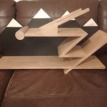 Skijumper shelf. Un progetto di Design, Design e creazione di mobili, Design industriale e Product design di Maciej P - 10.08.2024