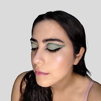 Mi proyecto del curso: Introducción a las técnicas profesionales de maquillaje. Un projet de Cinéma, vidéo et télévision, Direction artistique, St, lisme , et Photographie de mode de javiera_borquez_ca - 11.08.2024