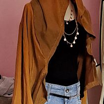 Il mio progetto del corso: Design, taglio e confezione di vestiti a taglia unica. Design de moda, Costura, e Modelagem e confecção projeto de Irina Markina - 17.08.2024