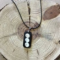 Mi proyecto del curso: Diseño de joyería en resina. Un projet de Création d'accessoires, Artisanat, Design de bijoux , et DIY de gadisel - 22.08.2024
