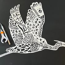 Mon projet du cours : Introduction à la découpe de papier avec la technique de kirie. Un proyecto de Ilustración tradicional, Artesanía, DIY y Papercraft de xtine44 - 20.08.2024