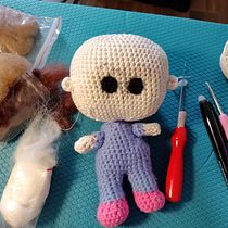 Meu projeto do curso: Amigurumi: crie pessoas com crochê. Arts, Crafts, To, Design, Fiber Arts, Crochet, Amigurumi, and Textile Design project by Vera Lúcia Ferreira Santos - 08.25.2024
