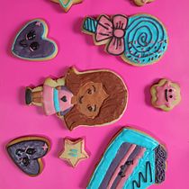 Mi proyecto del curso: Decoración de galletas con royal icing para principiantes. Design, Painting, and DIY project by k_suit - 08.28.2024