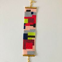 My project for course: Beaded Jewelry Design: Weave Elegant Patterns. Accessor, Design, Arts, Crafts, Fiber Arts, Jewelr, and Design project by Sanam Dehghan - 09.04.2024
