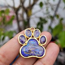 Mi proyecto del curso: Diseño de joyería en resina. Un projet de Création d'accessoires, Design de bijoux, DIY , et Artisanat de dra_bravovega - 16.09.2024