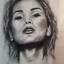 Il mio progetto del corso: Ritratto artistico al carboncino: creare atmosfere. Artes plásticas, Desenho, Desenho artístico, Desenho de retrato, Desenho realista e Ilustração tradicional projeto de Gianmauro Azzani - 18.09.2024