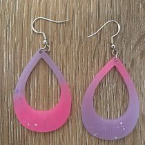 Mi proyecto del curso: Diseño de joyería en resina. Un projet de Création d'accessoires, Design de bijoux, DIY , et Artisanat de Pamela Diaz Guerrero - 21.09.2024