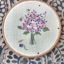 Mon projet du cours : Broderie stumpwork : créez des ornements en 3D. Embroider, Jewelr, Design, and Textile Design project by Emilie - 09.21.2024