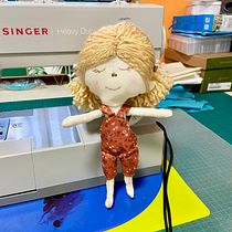 Mi proyecto del curso: Muñecos de tela: diseño, costura y creación de contenido Ein Projekt aus dem Bereich H, werk, Fotografie für Instagram, Smartphonefotografie, Nähen, Schnittmuster, Produktfotografie, Nähen, Social Media und Spielzeugdesign von Bea Borges - 20.09.2024