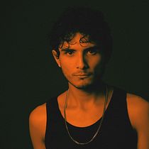 Mi proyecto del curso: Iluminación creativa para retratos fotográficos. Un proyecto de Fotografía, Fotografía artística, Fotografía de estudio, Iluminación fotográfica y Fotografía de retrato de Roberto Lara - 22.09.2024